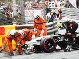 Pérez abandonó la carrera en la primera vuelta. EFE /