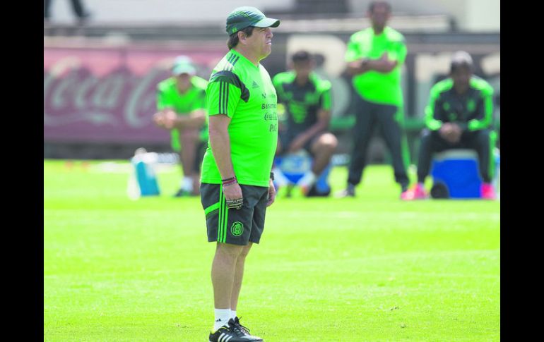 El “Piojo” por fin entranará con equipo completo para definir el once titular con el que el Tri enfrentará la cita mundialista. MEXSPORT /