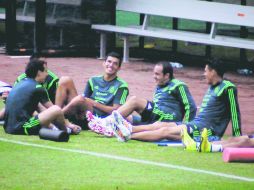 Cuauhtémoc recibió la ropa de entrenamiento y realizó los ejercicios con el resto del equipo ayer en el Estadio Azteca. MEXSPORT /