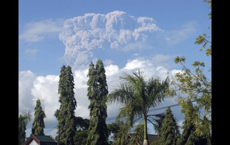 El área en que se ubica el volcán tiene gran actividad sísimica y volcánica. EFE /