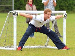 El principe Harry será el representante de la corona británica en la Copa del Mundo. AP /