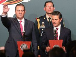 Enrique Peña Nieto estuvo en la toma de protesta deGerardo Gutiérrez, quien permanecerá un año más al frente del CCE. SUN /