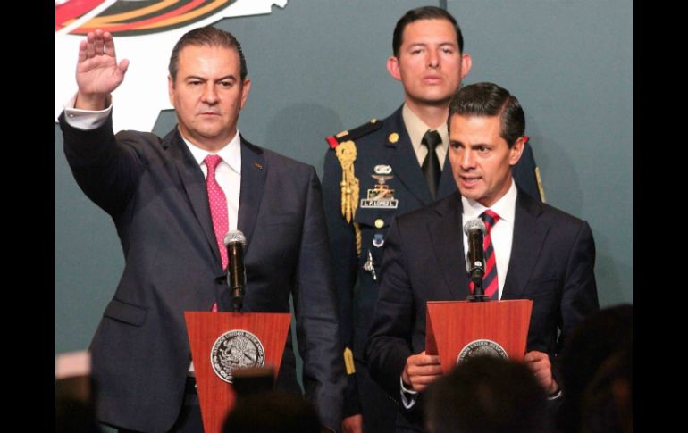 Enrique Peña Nieto estuvo en la toma de protesta deGerardo Gutiérrez, quien permanecerá un año más al frente del CCE. SUN /