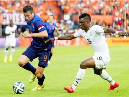 El jugador holandes, Robin Van Persie, consiguió el unico gol del partido al minuto cinco. EFE /