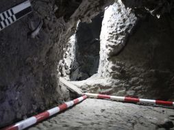 Fotografía facilitada por el Ministerio egipcio de Antigüedades de la cámara funeraria intacta. EFE /