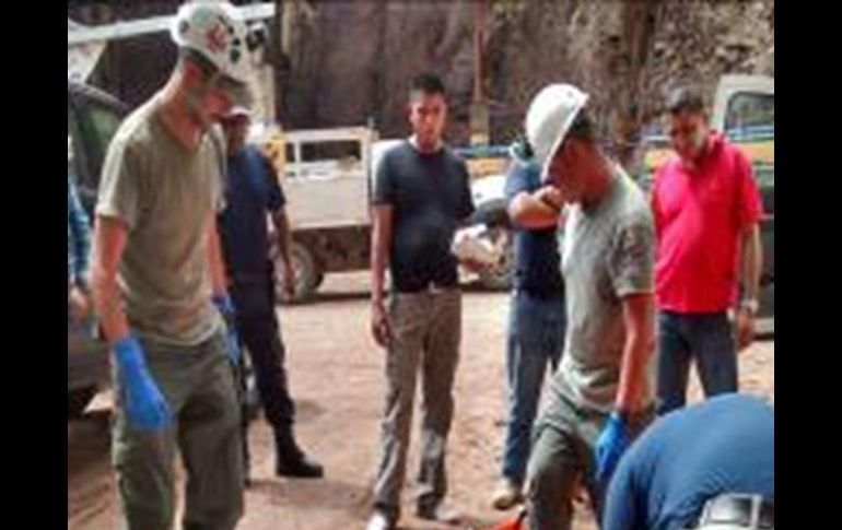 Elementos de Protección Civil y Bomberos Jalisco llegaron a la zona.  /