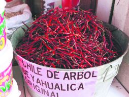 Cada hectárea produce en promedio dos toneladas de chile de árbol en seco y el costo por cada mil kilos ronda los 85 mil y 90 mil pesos  /