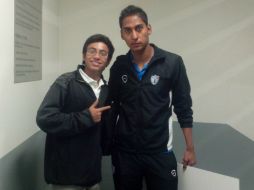 José Francisco posa junto al futbolista Hugo Rodríguez del club Pachuca. Foto tomada de Facebook. ESPECIAL /