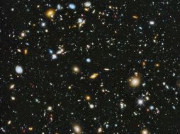 La foto es una composición de más de 800 imágenes tomadas por el Hubble y muestra unas 10 mil galaxias de todos colores. EFE /