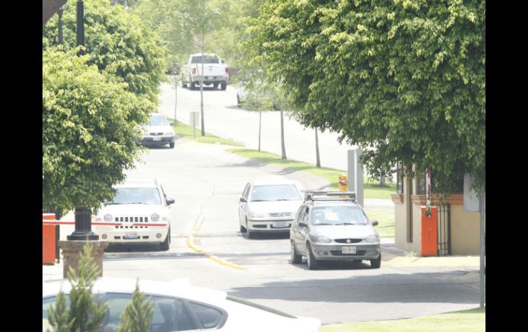 El operativo se realizó en un fraccionamiento ubicado en la avenida Paseo del Acueducto, en Zapopan.  /