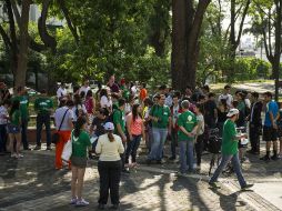 Las personas realizaron recorridos por parques.  /