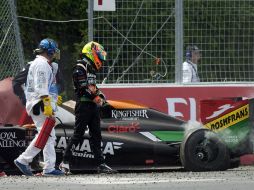 El piloto mexicano chocó contra el brasileño Felipe Massa en la última vuelta del Gran Premio de Canadá. AP /