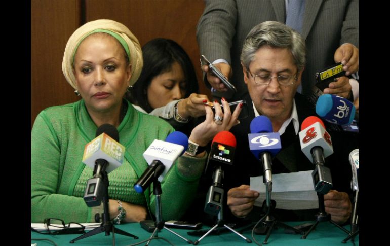 El líder de Clamor Social Por la Paz, Germán Roncancio (i), y la ex senadora colombiana Piedad Córdoba (d) hicieron el anuncio. EFE /