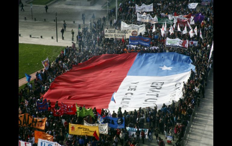 Se manifiestan en pos de una educación pública y gratuita en todos los niveles. EFE /