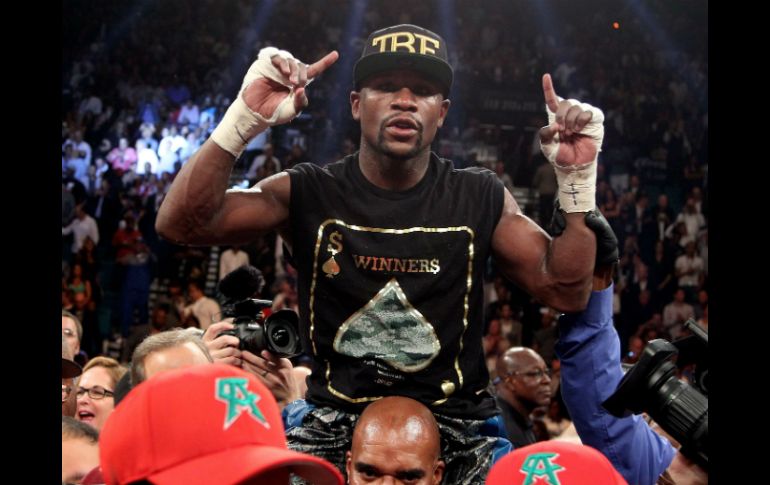 Mayweather es el segundo atleta en superar los 100 MDD en ganancias, después del golfista Tiger Woods. ARCHIVO /