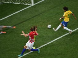 Marcelo remata el autogol que abre el marcador del Mundial al minuto 10. AFP /