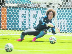 Tras dos Mundiales como suplente, Guillermo Ochoa defenderá la meta tricolor ante Camerún en el primer partido de México en Brasil 2014 MEXSPORT /