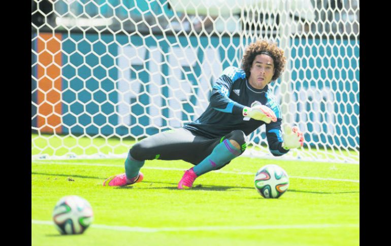 Tras dos Mundiales como suplente, Guillermo Ochoa defenderá la meta tricolor ante Camerún en el primer partido de México en Brasil 2014 MEXSPORT /