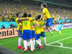 Alegría y osadía. Con esas dos palabras grabadas en los botines de Neymar, Brasil jugó y venció ayer a pesar de iniciar perdiendo. MEXSPORT /