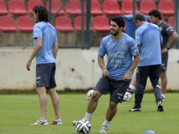 Los Celestes no podrán contar con Suárez, su máximo goleador histórico, ya que no está del todo recuperado. AFP /