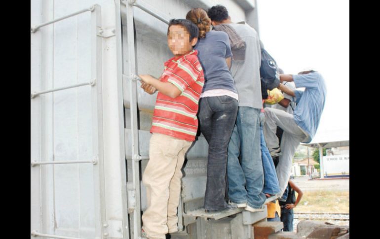 Según autoridades de EU, la mayoría de los menores indocumentados provienen de México, Guatemala, Honduras y El Salvador. ARCHIVO /