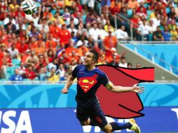 En uno de los memes Van Persie es ilustrado como Superman. ESPECIAL /