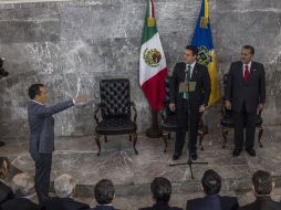 Toma de protesta. Roberto López Lara junto con el gobernador del Estado, Aristóteles Sandoval.  /