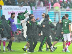 Eufórico. Miguel Herrera celebró los goles tanto como protestó a los árbitros. MEXSPORT /