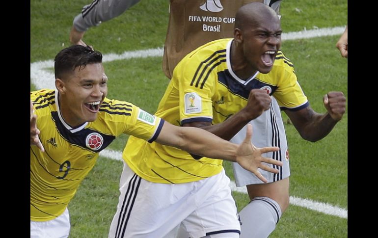 Téofilo Gutiérrez celebra el segundo gol que Colombia anotó a Grecia. El marcador final es de 3-0, a favor de los cafetaleros. AP /