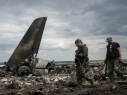 El avión militar que fue derribado por separatistas prorruos, dejó 49 soldados muertos. AP /