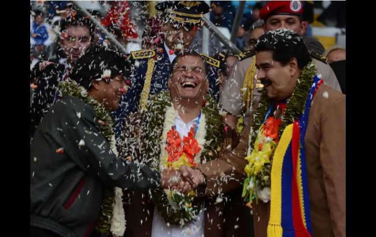 El presidente de Bolivia, Evo Morales y Nicolás Maduro, durante la ceremonia del G77. AP /