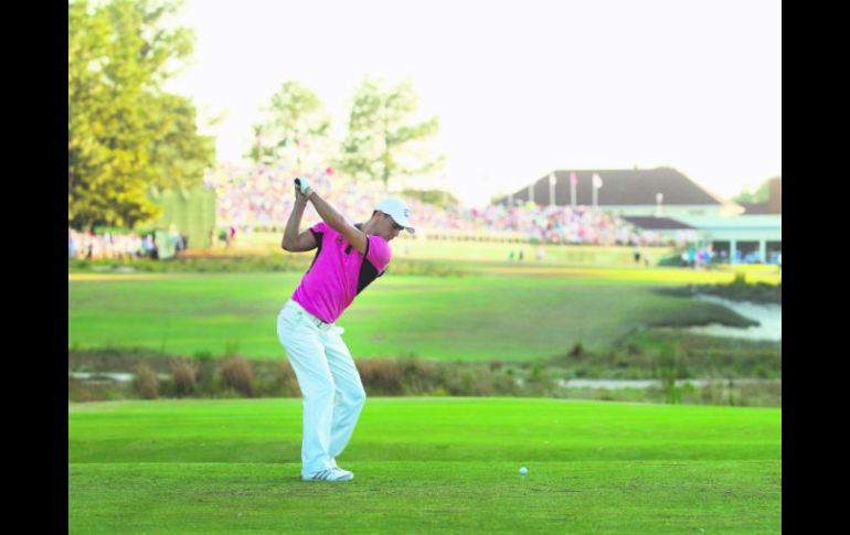 Luego de dos días en los que tiró 65, el alemán Martin Kaymer firmó una tarjeta con 72 golpes, dos arribas de par, en la tercera ronda. AFP /