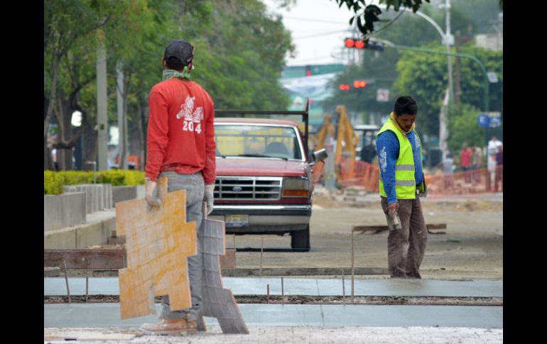 Los retrasos más llamativos son en el arroyo vehicular, desde Guadalupe Zuno hacia Vallarta. ARCHIVO /