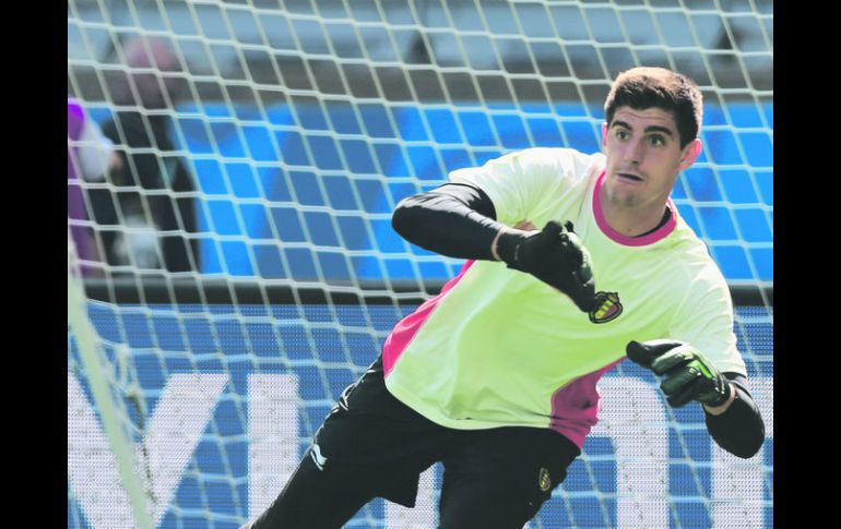 Courtois llega convertido en una de las figuras de la escuadra belga, que busca dejar huella en esta Copa del Mundo. EFE /