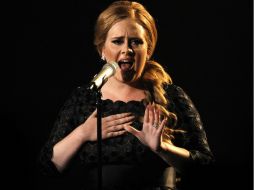 Adele tiene 19 videos en su canal de YouTube y uno de ellos registra 510 millones de visitas. ARCHIVO /