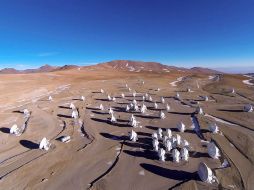 El mayor radiotelescopio del mundo comenzó a construirse en el año 2003 en el Llano de Chajnantor, Chile. EFE /