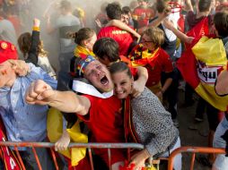 La celebración de la victoria de la selección belga se efectúa en el centro de Bruselas, lugar donde ocurre el accidente. EFE /