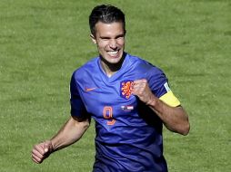 Robin van Persie se lució en Porto Alegre para dar el triunfo a su equipo. EFE /