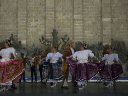 Este sábado 21 de junio recomendó asistir a la función del Ballet Folklórico de la Universidad de Colima en la Plaza Fundadores. ARCHIVO /