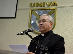 Francisco Robles arranca el Encuentro Educar para una nueva sociedad en las instalaciones de la Univa.  /