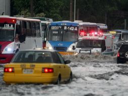 Las lluvias registradas durante la tarde-noche de ayer dejaron daños en varias partes de la ZMG.  /