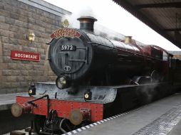 El tren 'Hogwarts Express' es una oportunidad para los visitantes de sumergirse realmente en la ficción. AP /