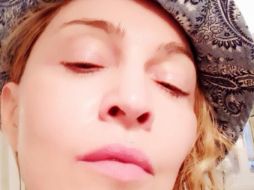 La cantante mostró su piel tersa después de utilizar una mascarilla facial de arcilla de su línea de cuidado de la piel, MDNA skin. ESPECIAL /