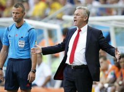 Ottmar Hitzfeld durante el enfrentamiento de Suiza y Francia. EFE /