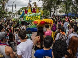 Por un rato las calles de Guadalajara se transformaron en un gran sambódromo, digno de los mejores carnavales de Brasil.  /