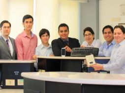 Los alumnos desarrollaron 'OneSense' dentro de la clase de interfaces computacionales. ESPECIAL /