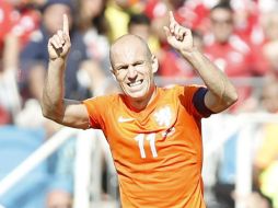 Robben sigue siendo el motor de la Naranja Mécanica que calificó a octavos de final. EFE /