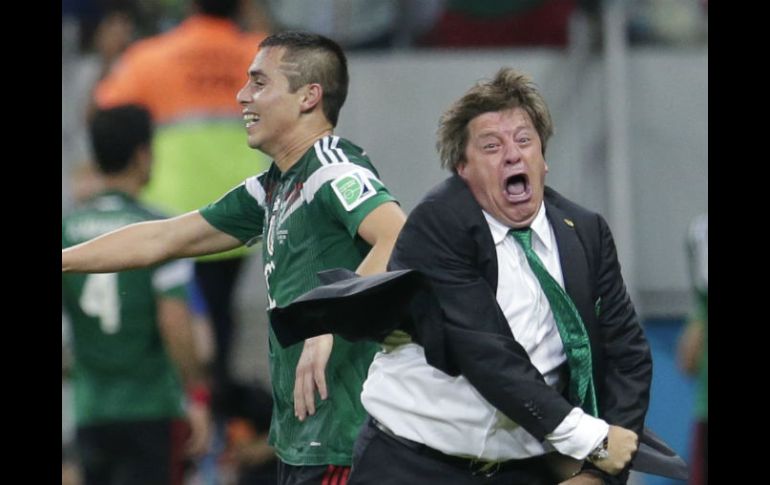 'El Piojo' celebra uno de  los goles de la Selección mexicana. AP /