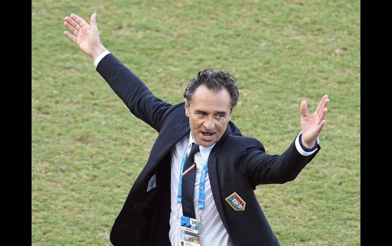 Cesare Prandelli decide hacerse a un lado tras fracasar en la Copa del Mundo. AFP /