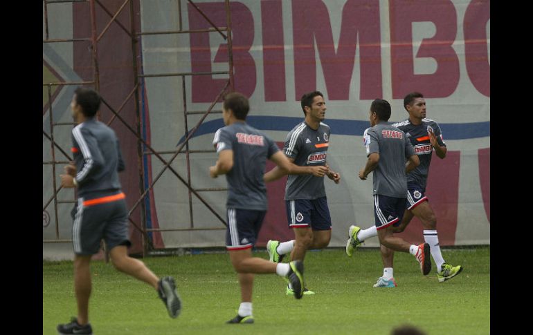 Desde ayer, jugadores de Chivas comenzaron a entrenar. ARCHIVO /